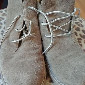 Desert boots